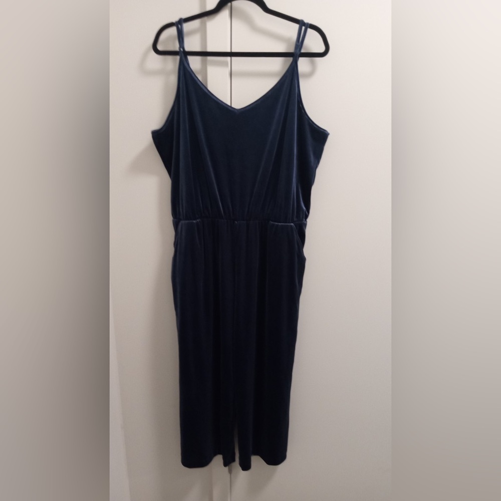 Old navy !   Blue jumper  wide leg  w/ adjustable straps EUC